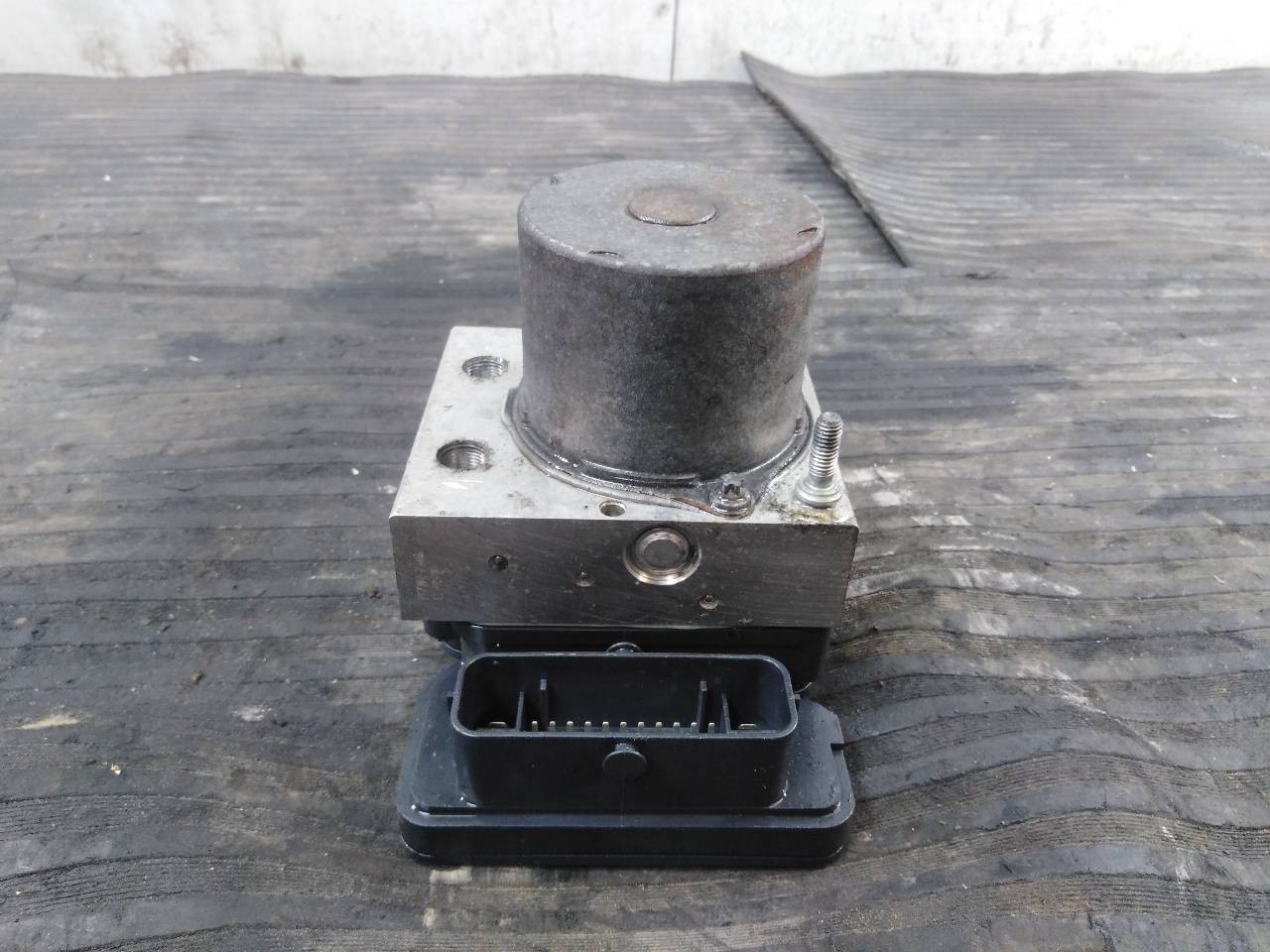 ABS IVECO DAILY FURGÓN 5801815699 / P3-A8-4-5 / 15010630003 5801815699P3A84515010630003