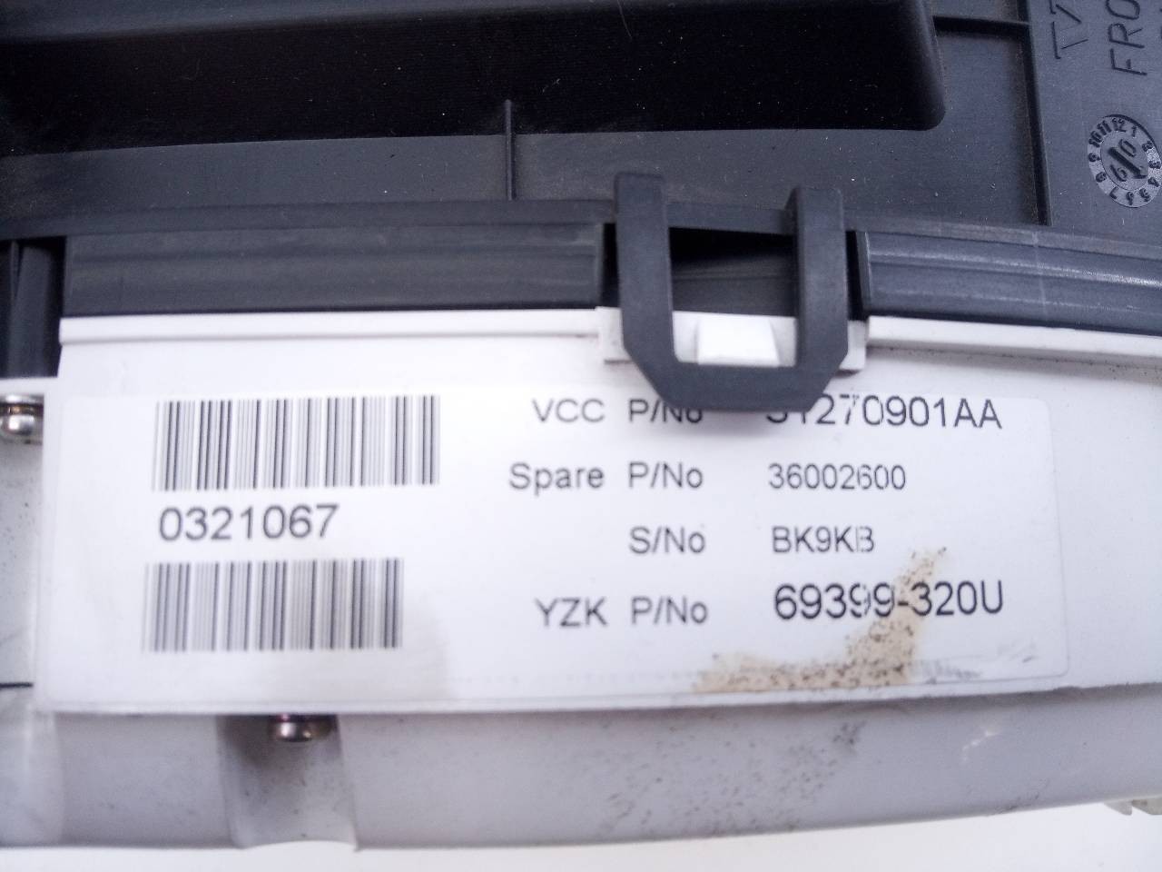 CUADRO INSTRUMENTOS VOLVO XC70 31270901AA / E3-B5-13-1 / 69399320U 31270901AAE3B513169399320U - Vista 3