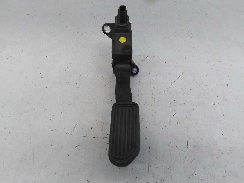 PEDAL ACELERADOR TOYOTA RAV 4 13504301710 / E2-B4-24-2 13504301710E2B4242