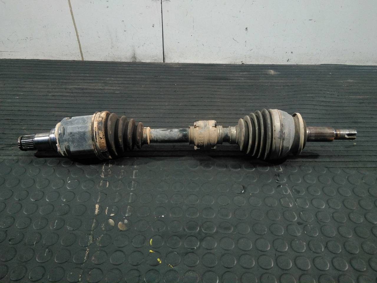 TRANSMISION DELANTERA IZQUIERDA TOYOTA RAV 4 6011518663400 / P1-A6-33 6011518663400P1A633