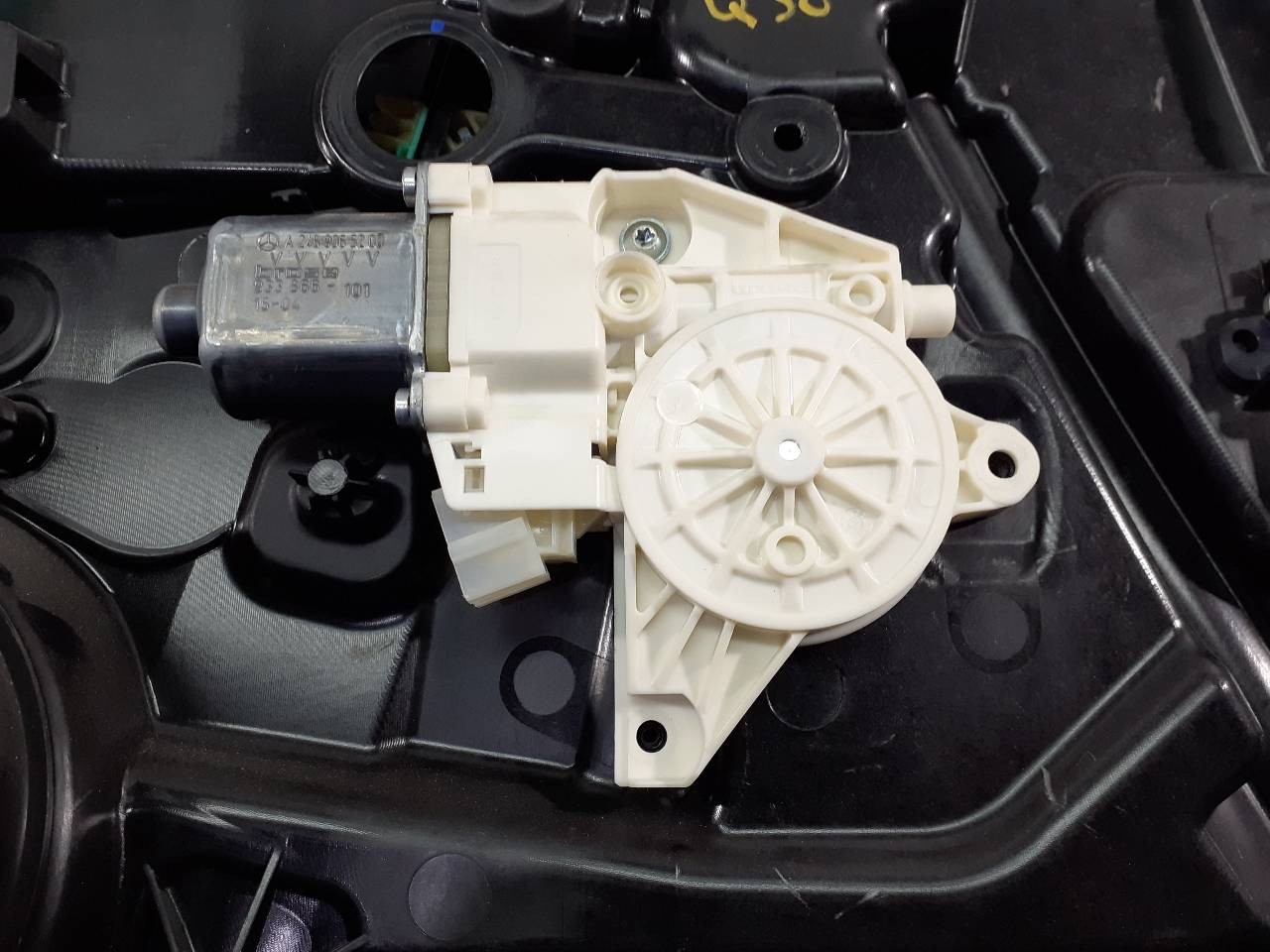 ELEVALUNAS DELANTERO DERECHO INFINITI Q30 A2469065200 / P2-B3-27 A2469065200P2B327 - Vista 2