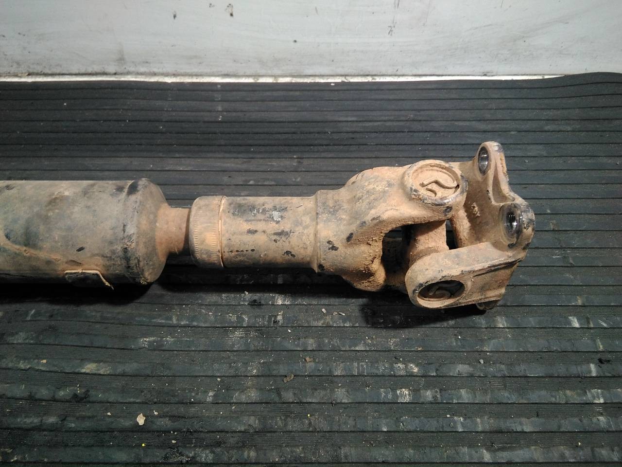 TRANSMISION CENTRAL DELANTERA SSANGYONG KYRON 3310009001 / P1-A1-40 3310009001P1A140 - Vista 3