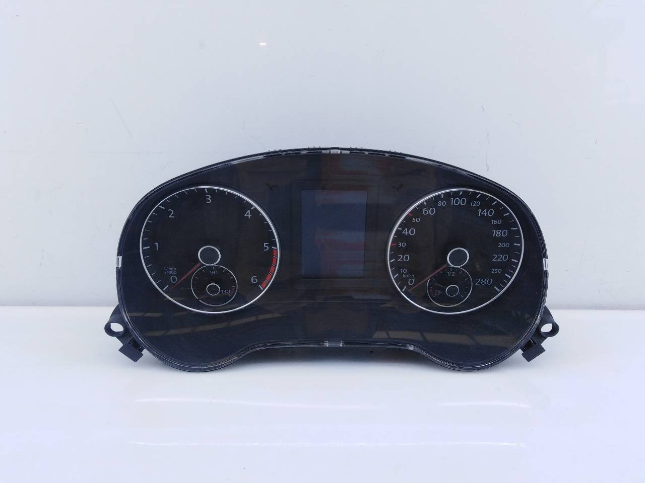 CUADRO INSTRUMENTOS VOLKSWAGEN JETTA (162) 5C6920872A / E2-A1-3-2 5C6920872AE2A132