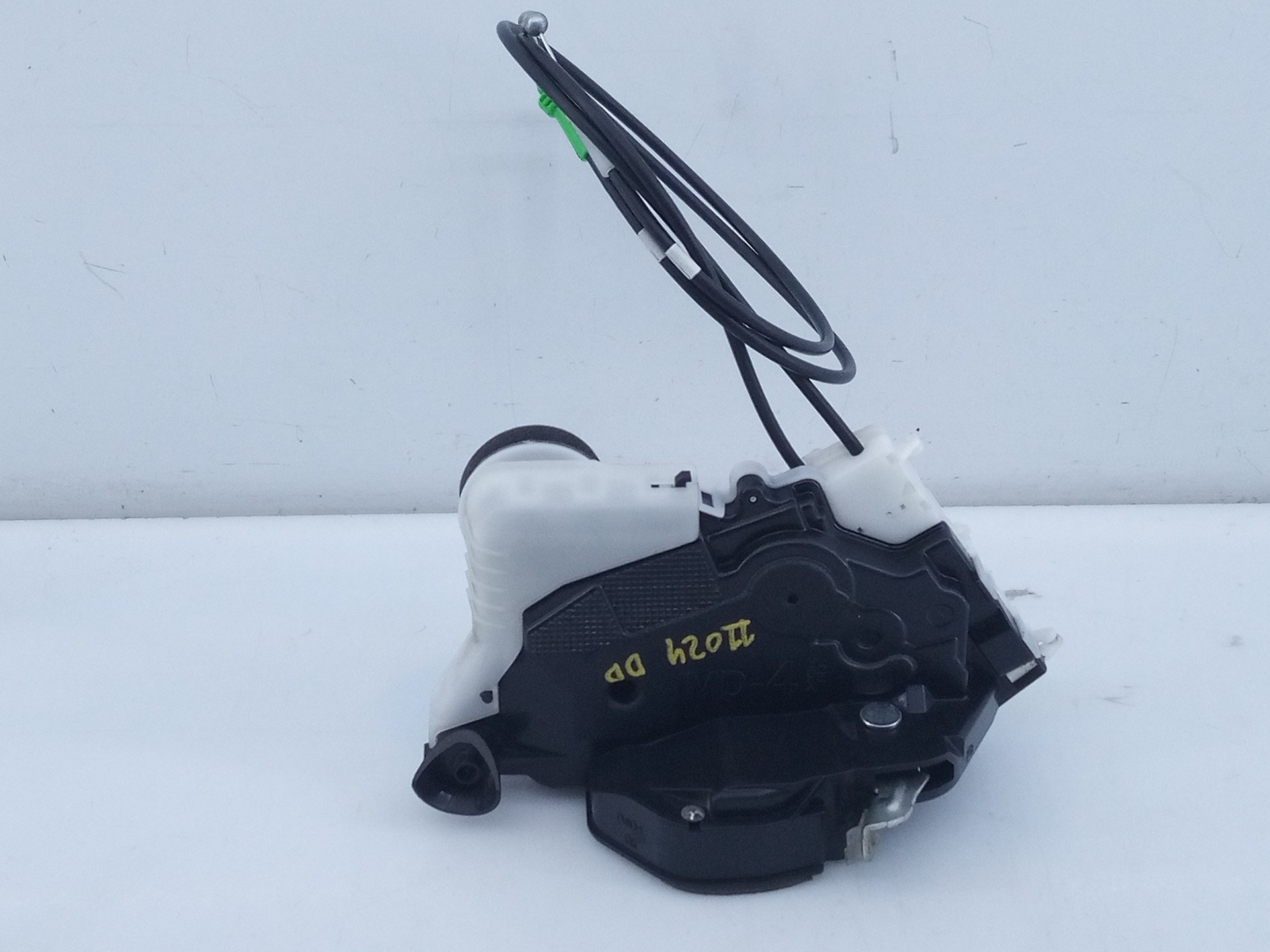 CERRADURA PUERTA DELANTERA DERECHA TOYOTA VERSO-S 0494 / E2-B4-30-2 0494E2B4302