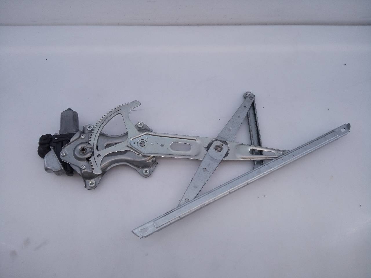 ELEVALUNAS DELANTERO IZQUIERDO TOYOTA VERSO-S 8572052161 / E2-B4-45-1 / 0620202053 8572052161E2B44510620202053 - Vista 2