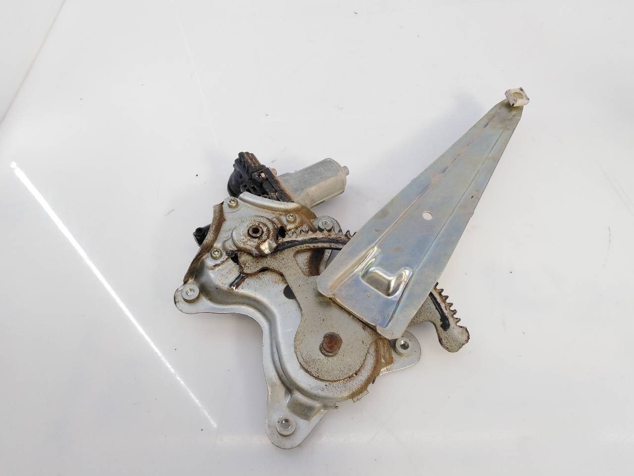 ELEVALUNAS TRASERO DERECHO TOYOTA LAND CRUISER (J12) E2-B4-25-2 E2B4252