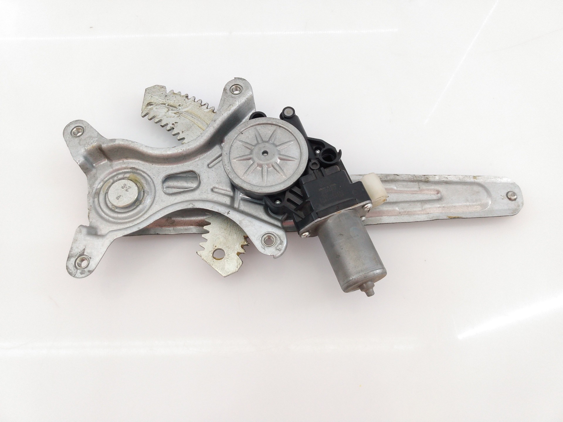 ELEVALUNAS TRASERO IZQUIERDO SUZUKI SX4 8356061M00 / E1-B3-32-2 / 2621005670 8356061M00E1B33222621005670