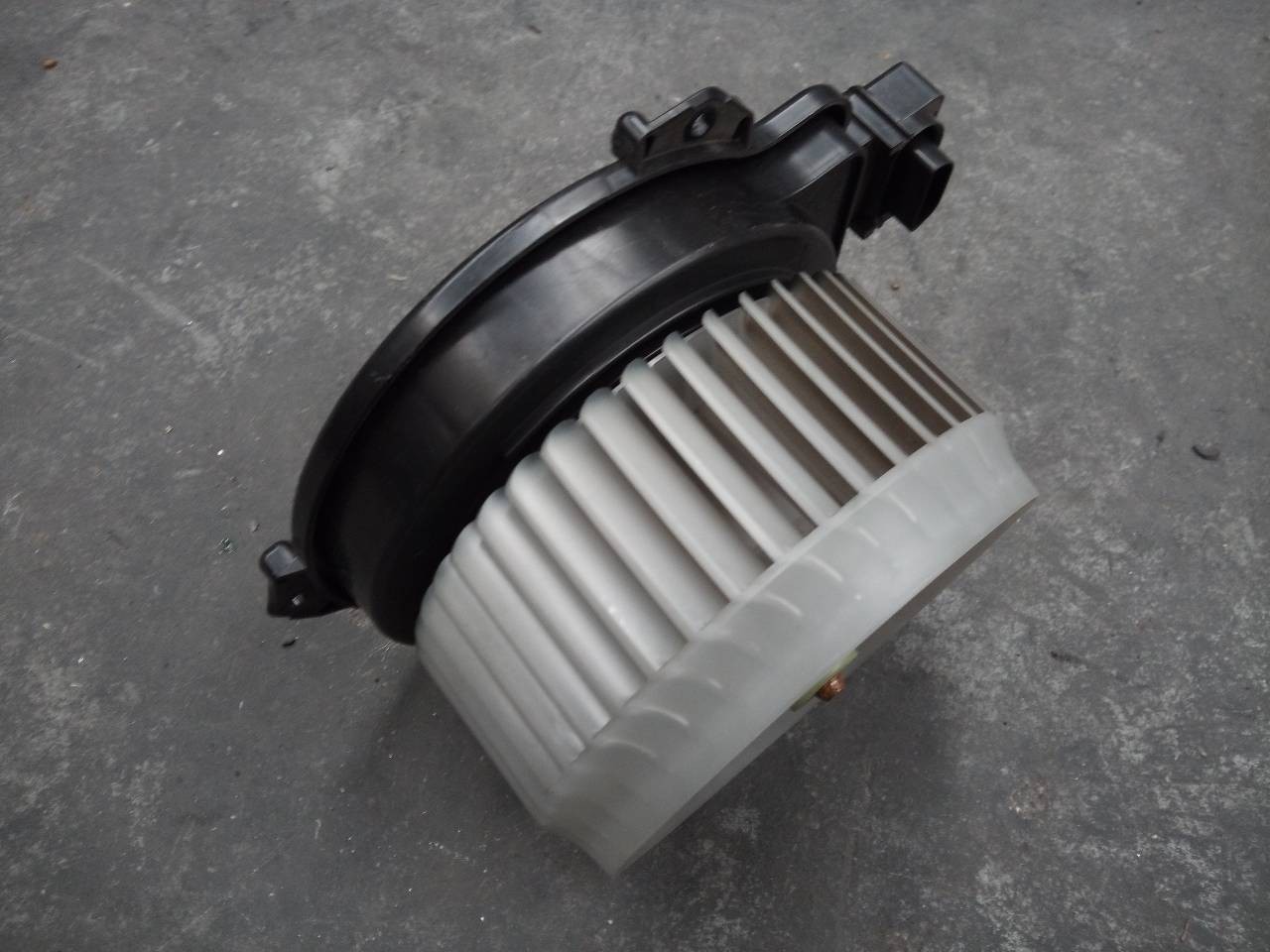 VENTILADOR CALEFACCION SUZUKI SX4 E3-B4-18-1 E3B4181 - Vista 3