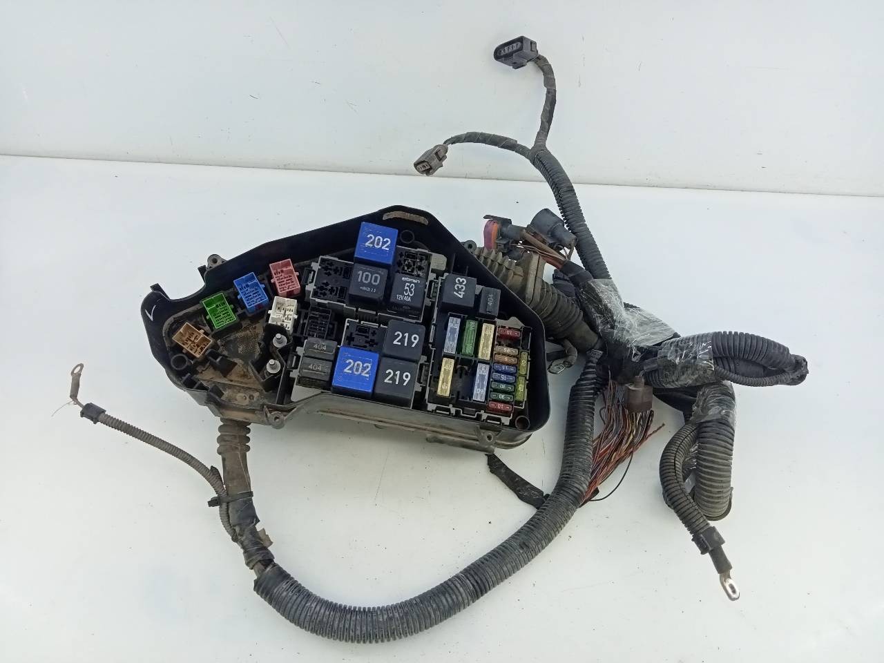 CAJA RELES / FUSIBLES VOLKSWAGEN TOUAREG (7LA) E1-B6-46-1 E1B6461