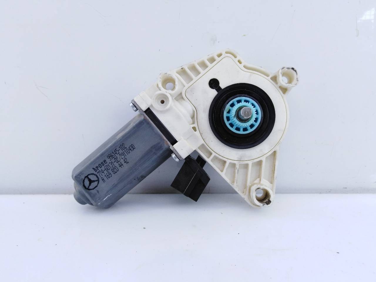 MOTOR ELEVALUNAS DELANTERO DERECHO MERCEDES-BENZ CLASE B (W245) A1698204442 / E1-A2-20-2 A1698204442E1A2202