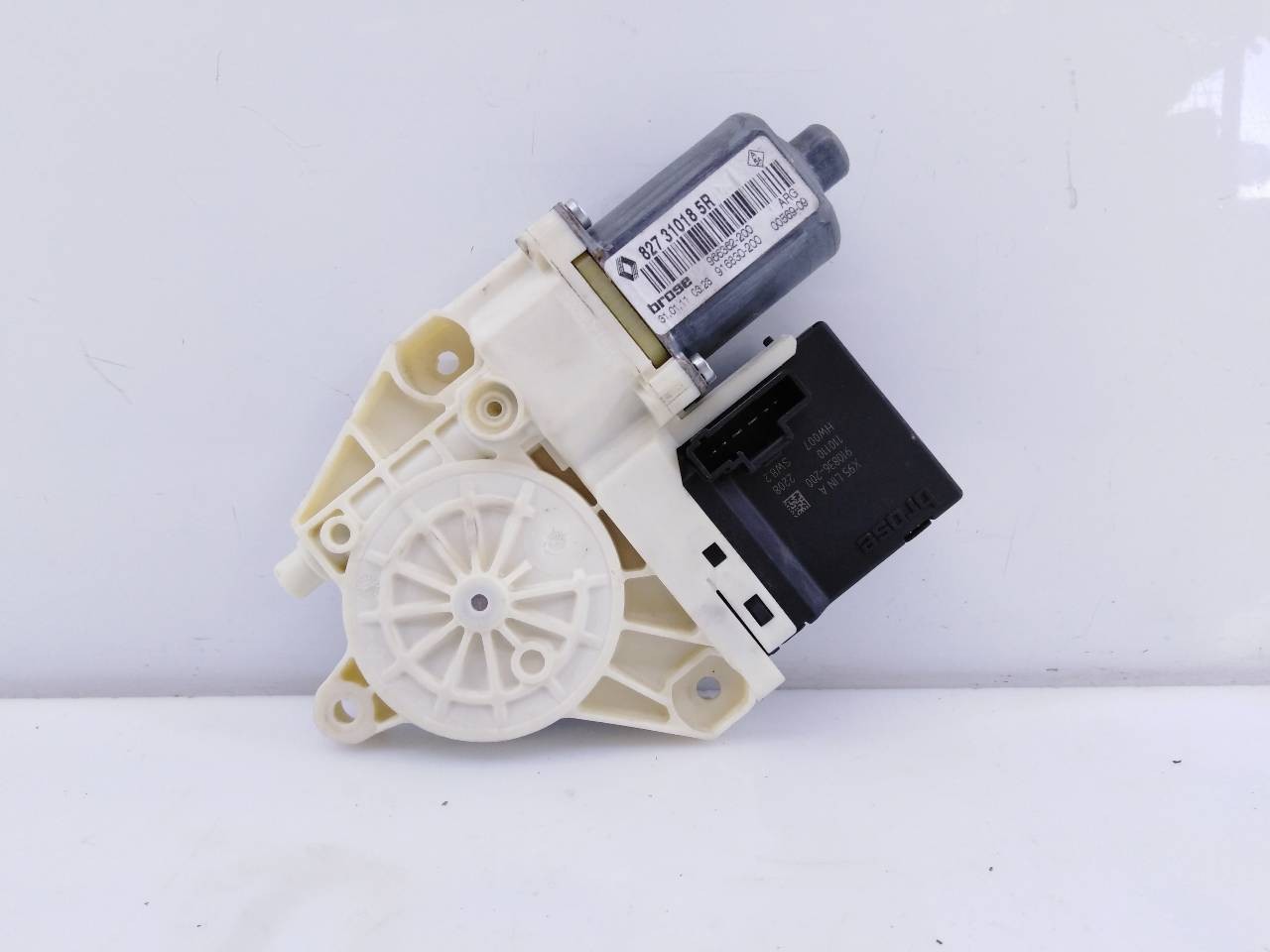 MOTOR ELEVALUNAS TRASERO IZQUIERDO RENAULT MEGANE III SPORT TOURER 827310185R / E1-A1-24-1 827310185RE1A1241 - Vista 3