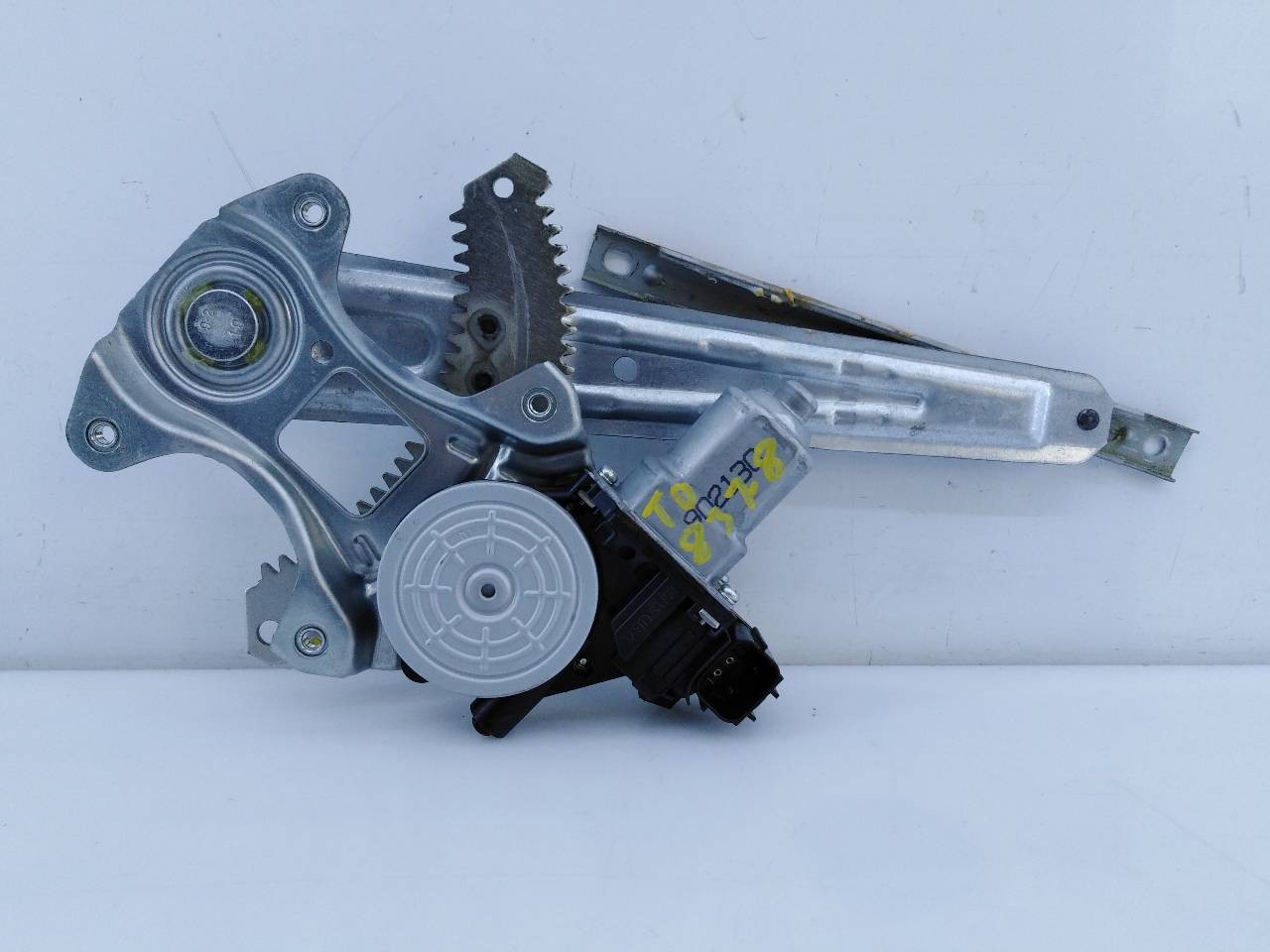 ELEVALUNAS TRASERO DERECHO NISSAN JUKE (F15) 827310V01C / E1-A3-43-2 / 902130 827310V01CE1A3432902130