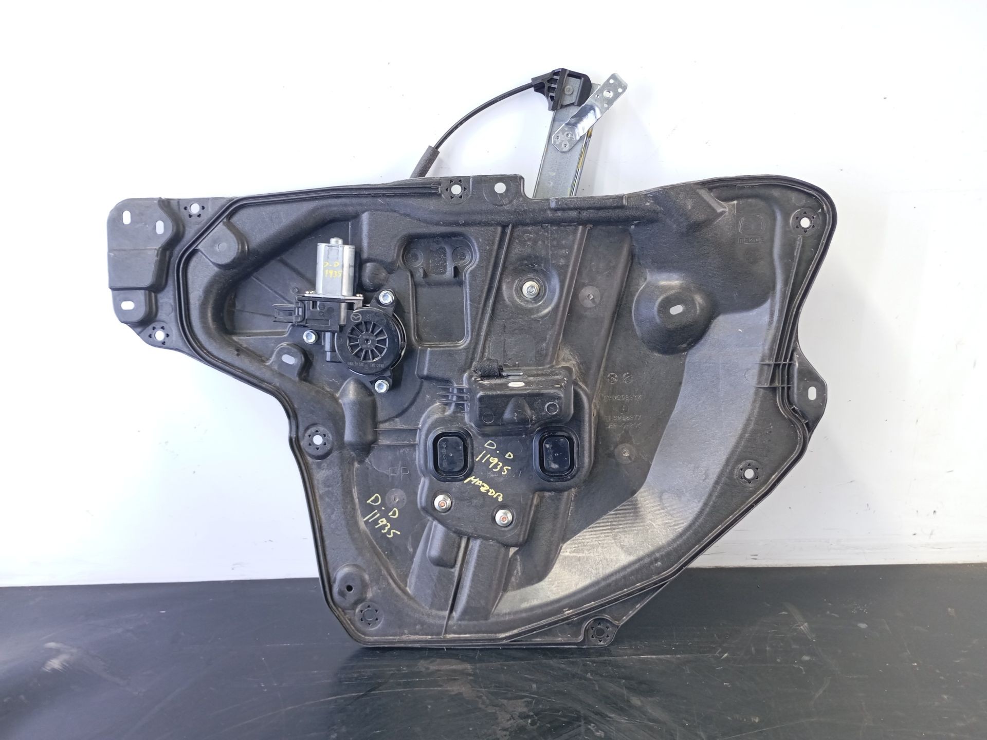 ELEVALUNAS DELANTERO DERECHO MAZDA 3 LIM. () CM012790 / P2-A4-32 CM012790P2A432