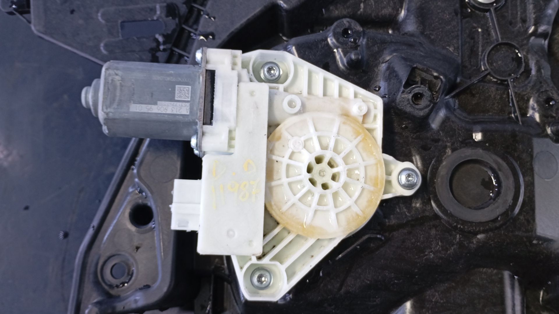 ELEVALUNAS DELANTERO DERECHO MERCEDES-BENZ CLASE C (W205) LIM. A2139069501 / P2-A4-32 A2139069501P2A432 - Vista 2