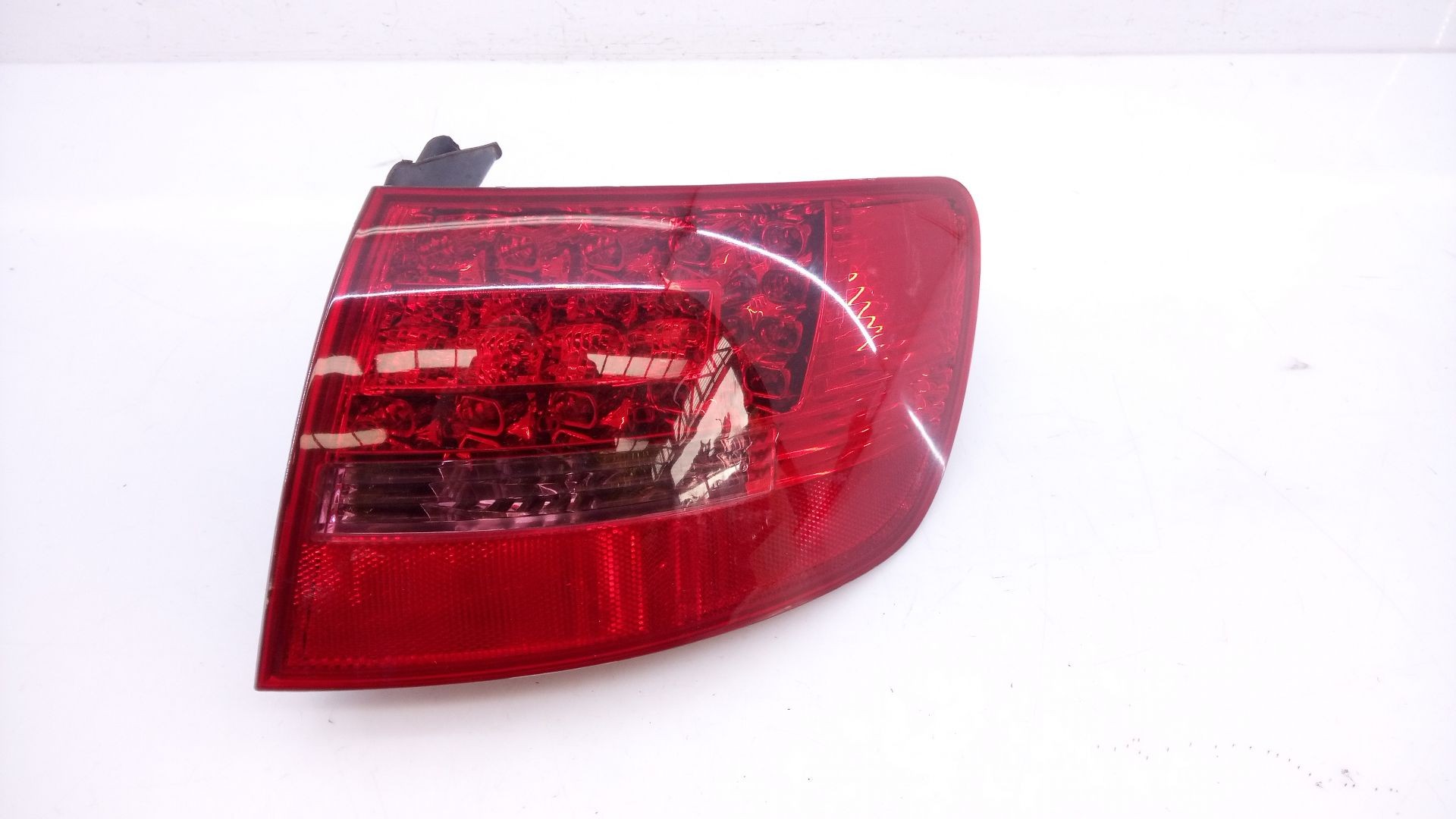 PILOTO TRASERO DERECHO AUDI A6 AVANT (4F5) 89036915R / E1-B6-7-2 89036915RE1B672