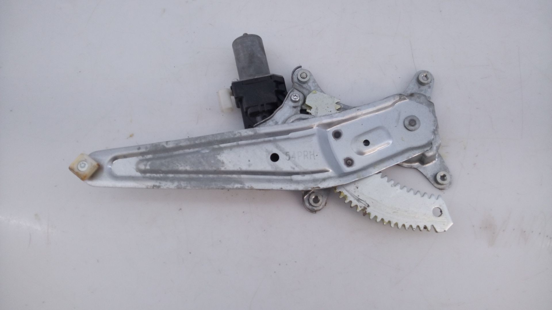 ELEVALUNAS TRASERO DERECHO SUZUKI VITARA 2621005680 / E2-A3-5-1 / 8353061M00 2621005680E2A3518353061M00 - Vista 2