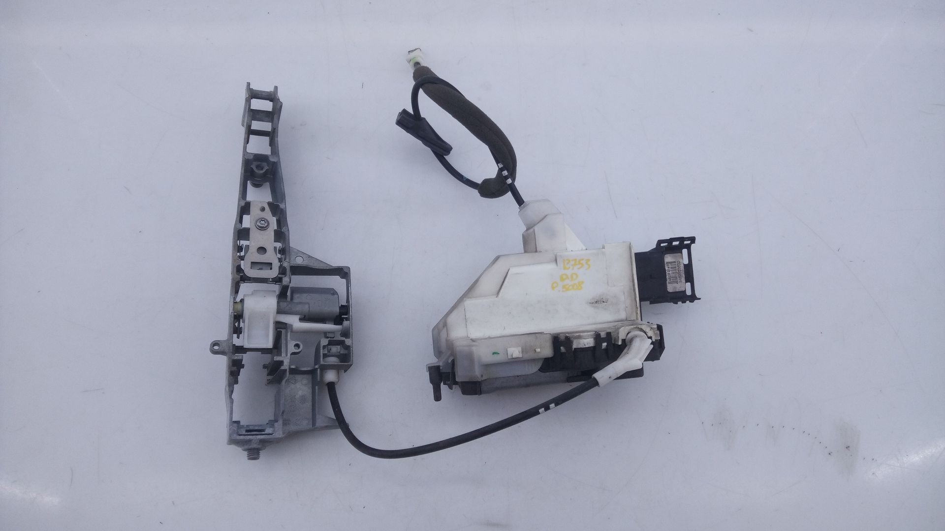 CERRADURA PUERTA DELANTERA DERECHA PEUGEOT 5008 E1-A4-8-1 E1A481