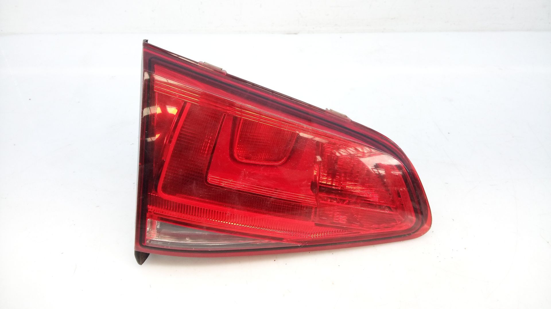 PILOTO TRASERO IZQUIERDO PORTON VOLKSWAGEN GOLF VII (5G1, BQ1, BE1, BE2) 5G0945093AC / E1-B6-7-1 / 90052126A 5G0945093ACE1B67190052126A