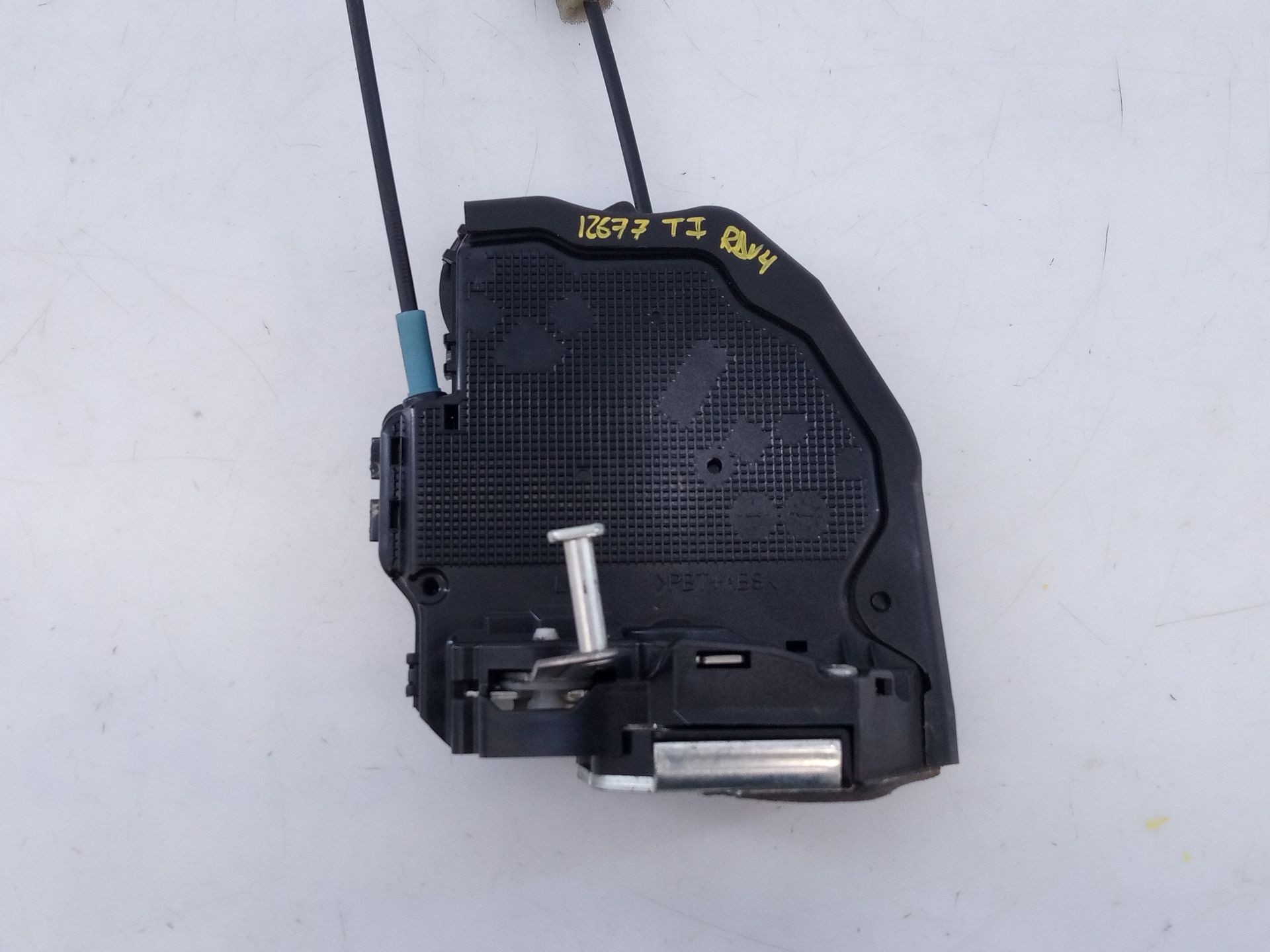 CERRADURA PUERTA TRASERA IZQUIERDA TOYOTA RAV 4 A046693 / E2-B4-53-1 A046693E2B4531