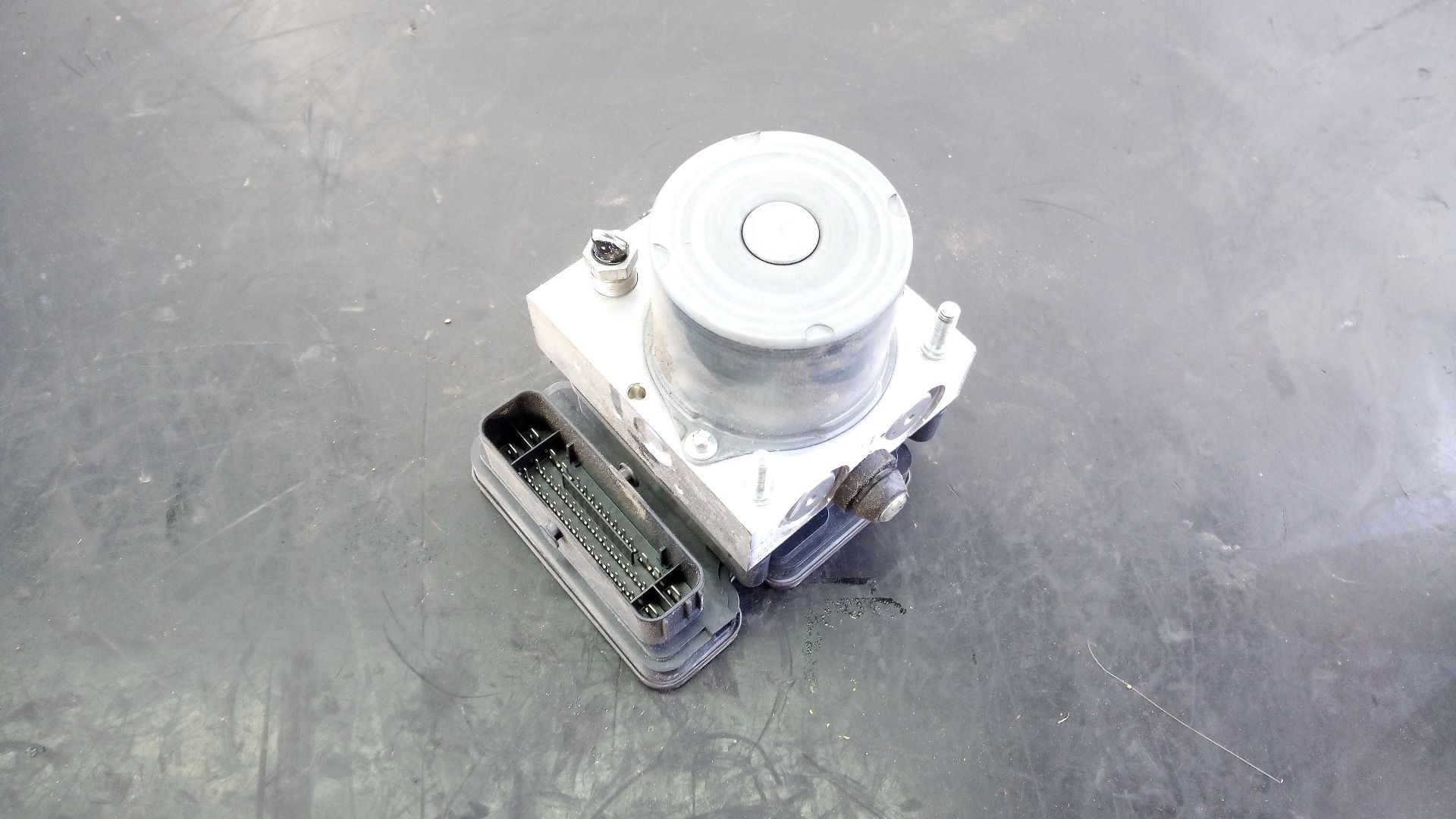 ABS JAGUAR XF HK8314F447CF / P3-A8-4-1 / 17102440966 HK8314F447CFP3A84117102440966