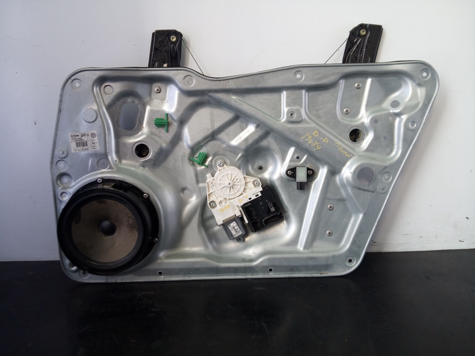 ELEVALUNAS DELANTERO DERECHO VOLKSWAGEN TIGUAN (5N2) 5N0959702G / P2-A1-8 5N0959702GP2A18