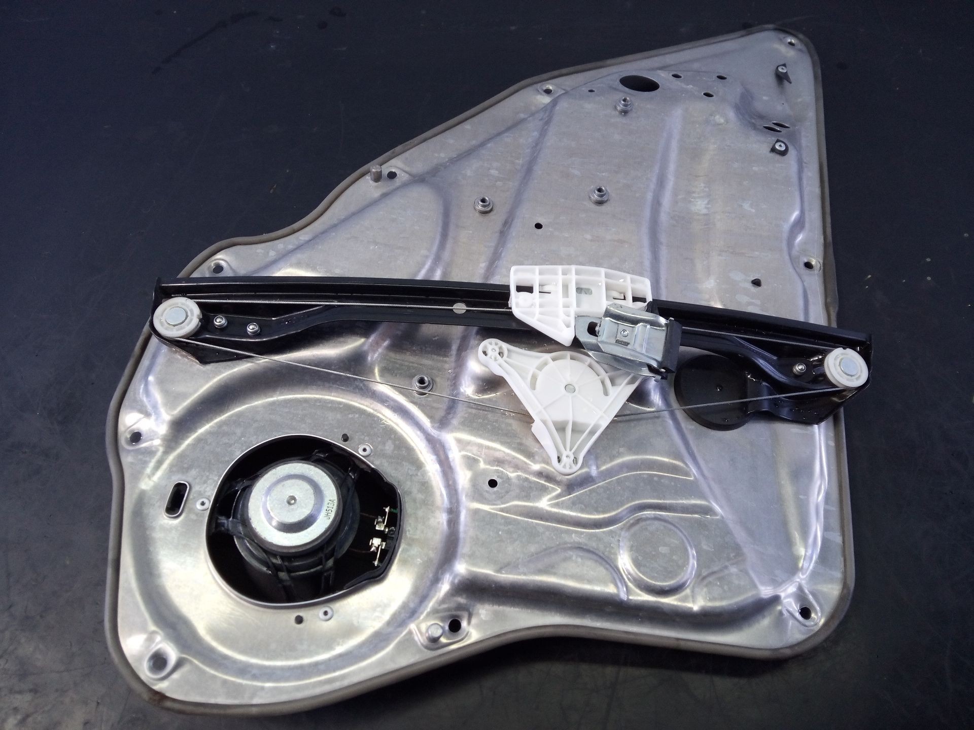 ELEVALUNAS TRASERO DERECHO MERCEDES-BENZ CLASE C (W204) LIM. 98169510 / P2-B3-8 98169510P2B38 - Vista 3