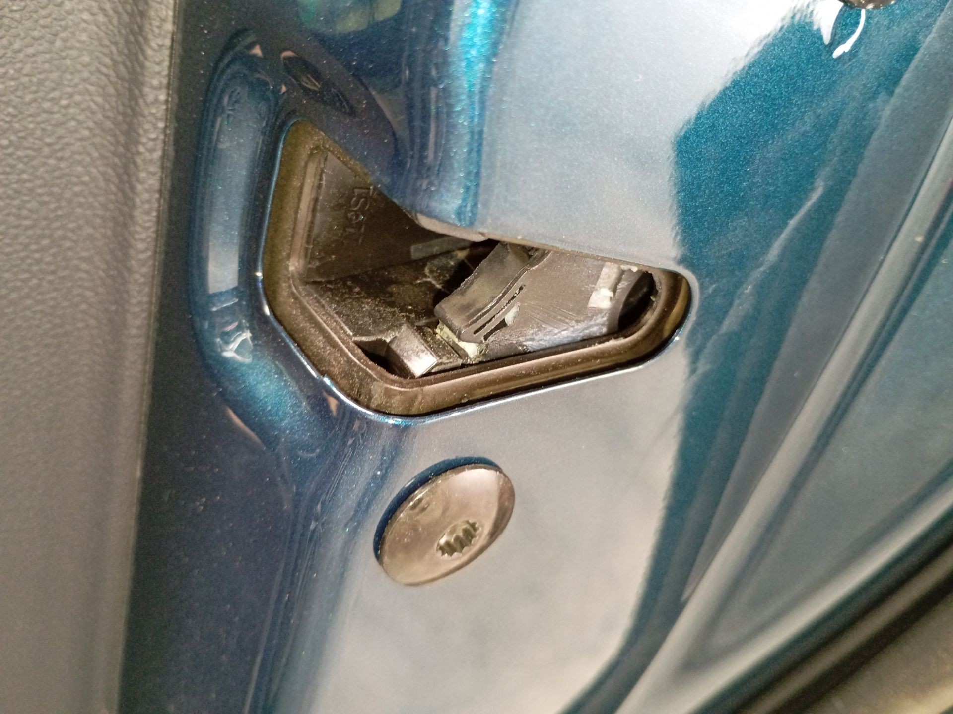 CERRADURA PUERTA TRASERA DERECHA VOLKSWAGEN TIGUAN (AD1, AX1) 5TB837016E 5TB837016E