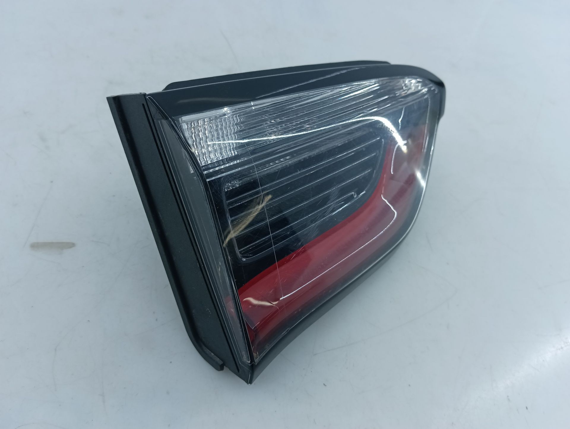 PILOTO TRASERO IZQUIERDO PORTON JEEP COMPASS (MP, M6, MV, M7) PS5112685AB / E1-A5-43-2 PS5112685ABE1A5432 - Vista 2