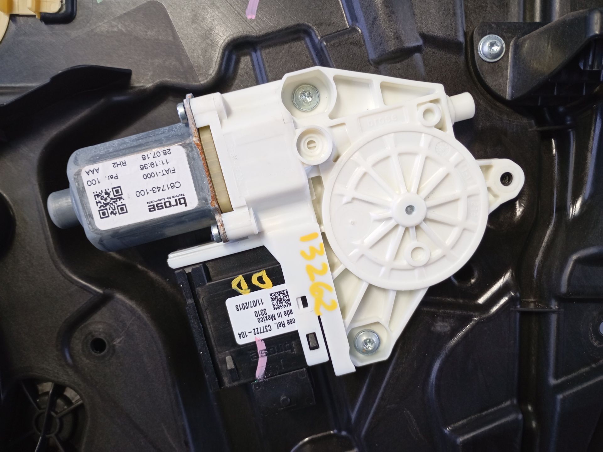 ELEVALUNAS DELANTERO DERECHO JEEP COMPASS (MP, M6, MV, M7) C61743100 / P2-B4-17 / C37722104 C61743100P2B417C37722104 - Vista 2