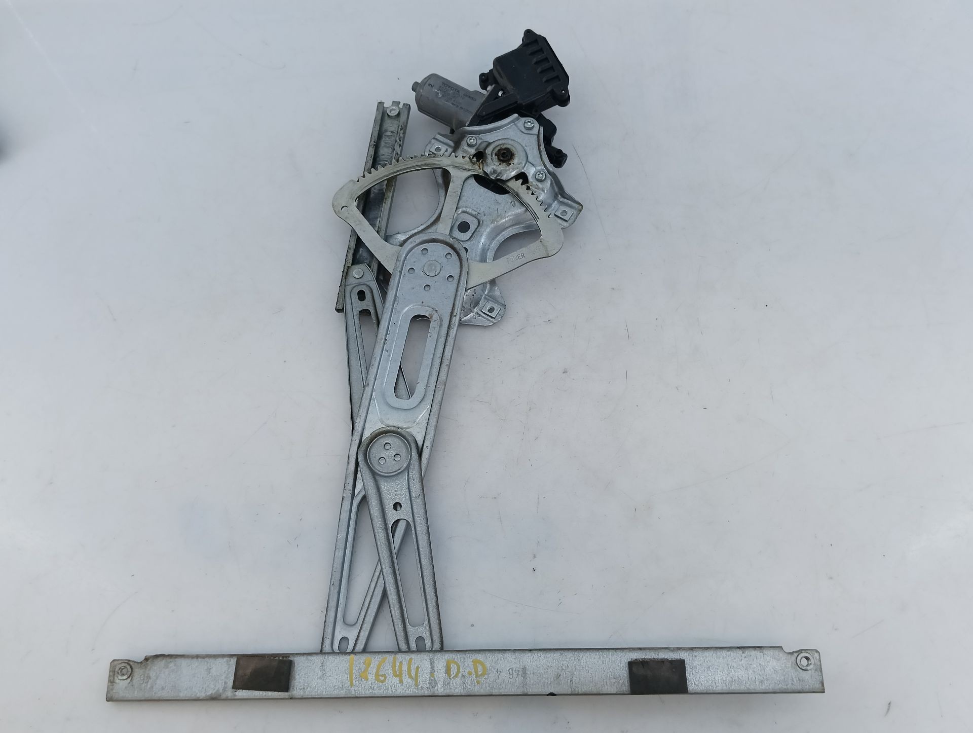 ELEVALUNAS DELANTERO DERECHO TOYOTA AURIS 8570102010 / E2-B4-53-2 8570102010E2B4532