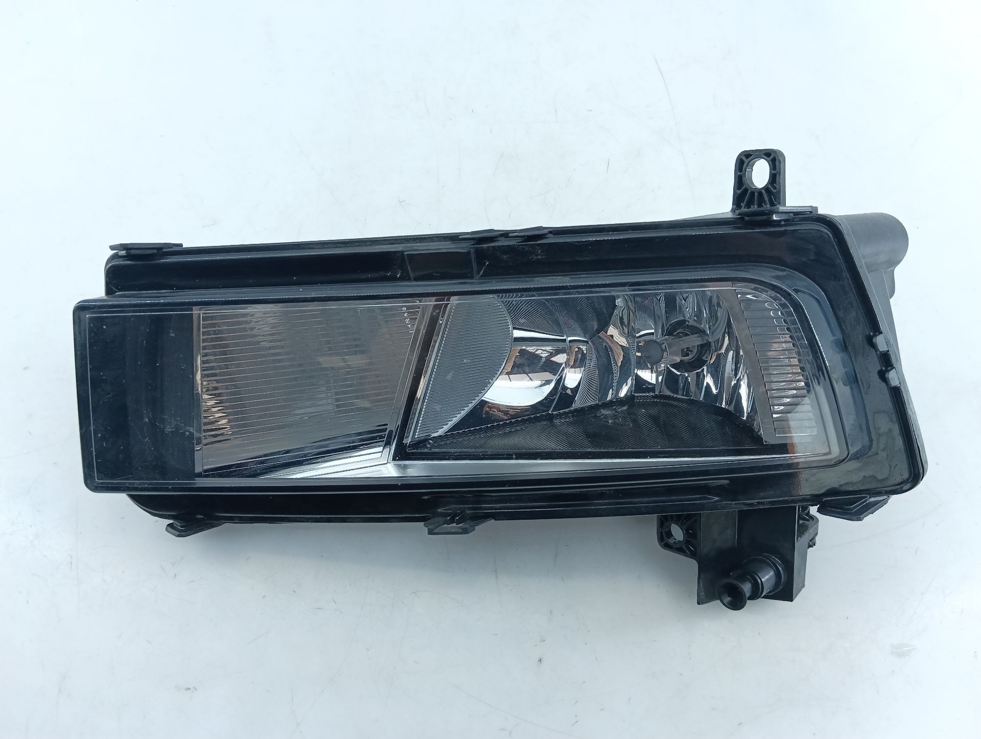 FARO ANTINIEBLA IZQUIERDO VOLKSWAGEN TOURAN (5T1) 5TA94166112S / E1-B6-42-2 5TA94166112SE1B6422
