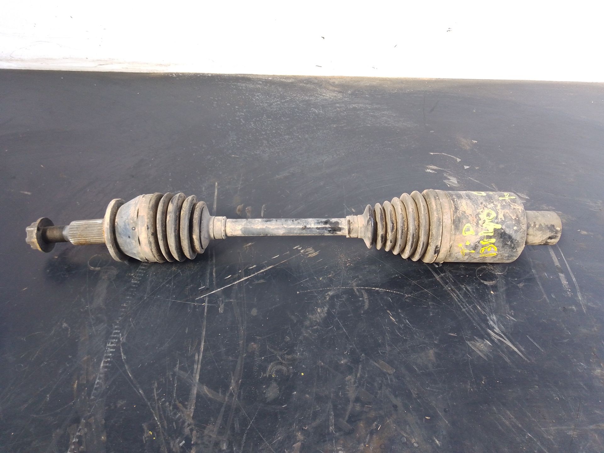 TRANSMISION TRASERA DERECHA JEEP CHEROKEE (KL) P68248719AA / P1-A6-34 / T4Y1666T2141 P68248719AAP1A634T4Y1666T2141