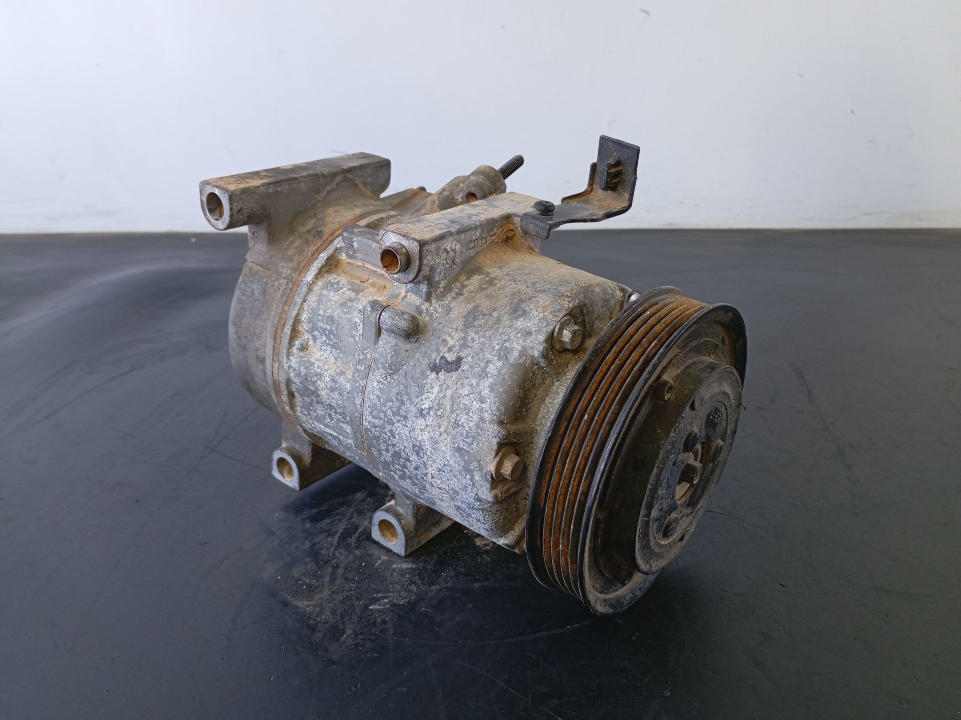 COMPRESOR AIRE ACONDICIONADO HYUNDAI TUCSON (TL, TLE) F500NFFCA02 / P3-B3-10-1 F500NFFCA02P3B3101 - Vista 2