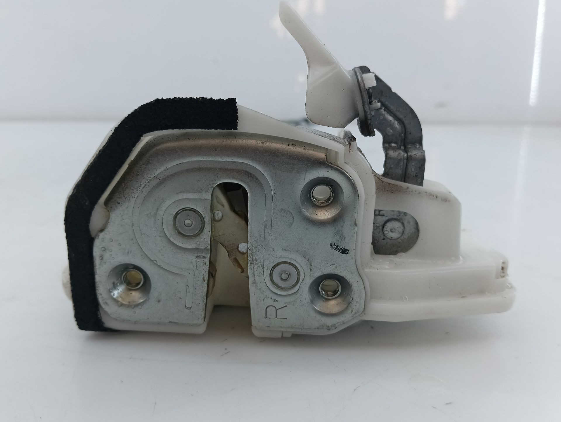 CERRADURA PUERTA DELANTERA DERECHA MAZDA 3 LIM. () E2-B2-53-1 E2B2531 - Vista 2
