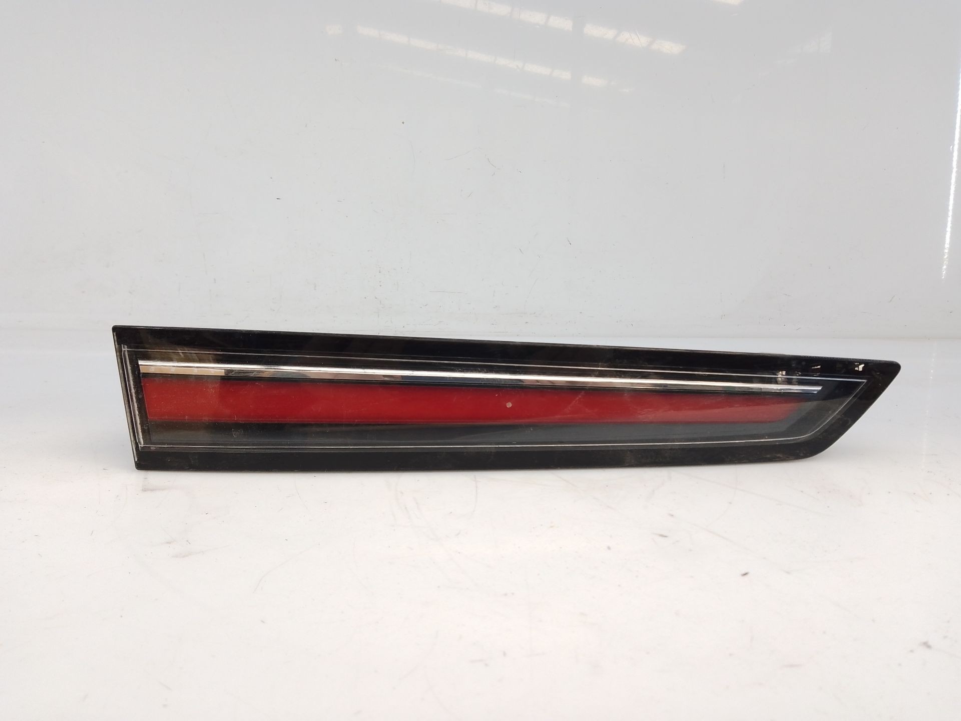 PILOTO TRASERO IZQUIERDO PORTON OPEL ASTRA L E2-B6-9-2 E2B692
