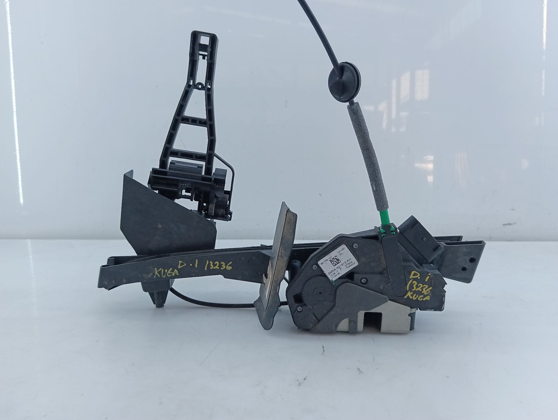 CERRADURA PUERTA DELANTERA IZQUIERDA FORD KUGA II (DM2) BM5AA21813AH / E2-B3-54-2 / 921755107 BM5AA21813AHE2B3542921755107