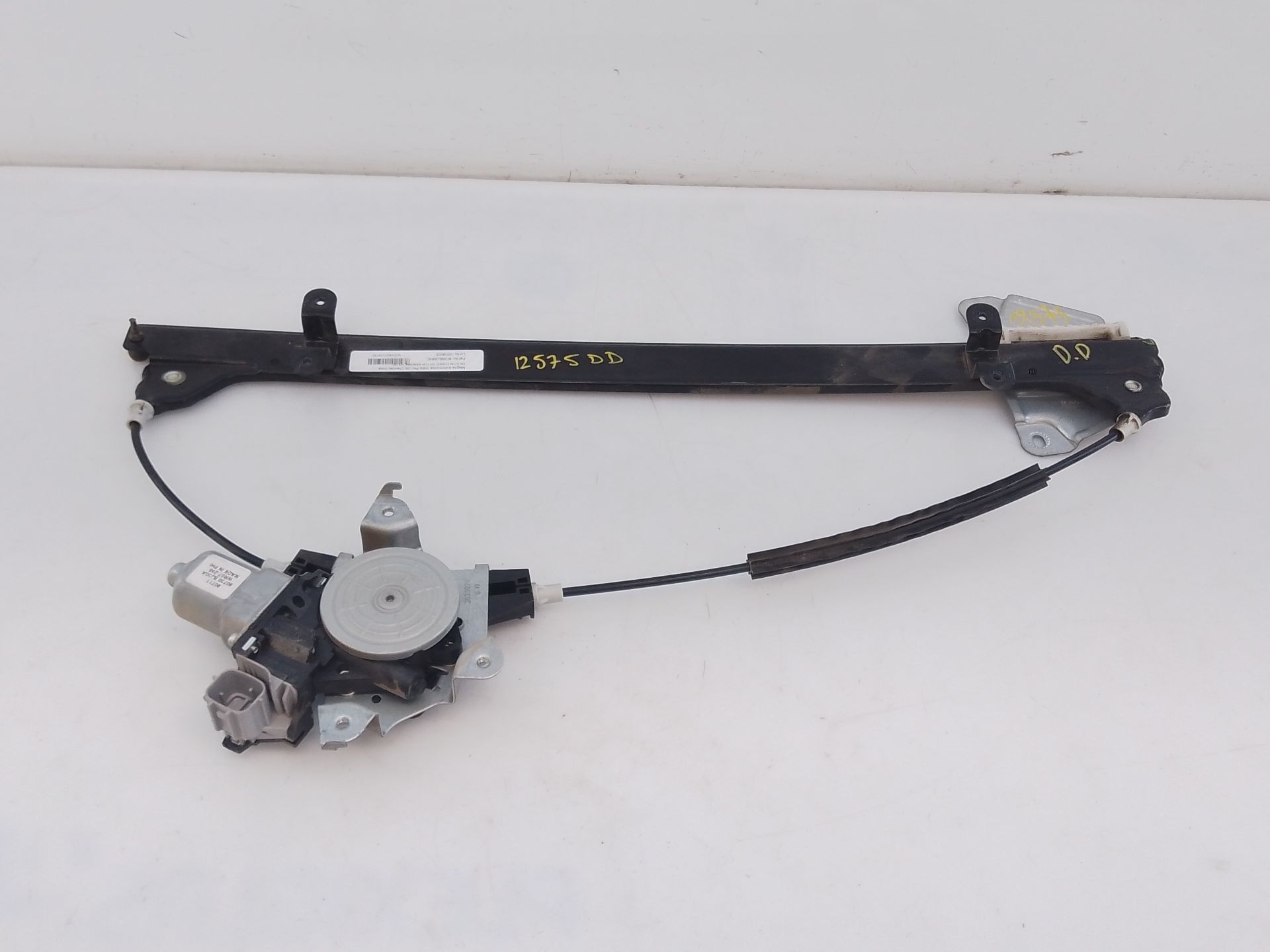 ELEVALUNAS DELANTERO DERECHO NISSAN NV 200 (M20) E2-A4-9-1 E2A491