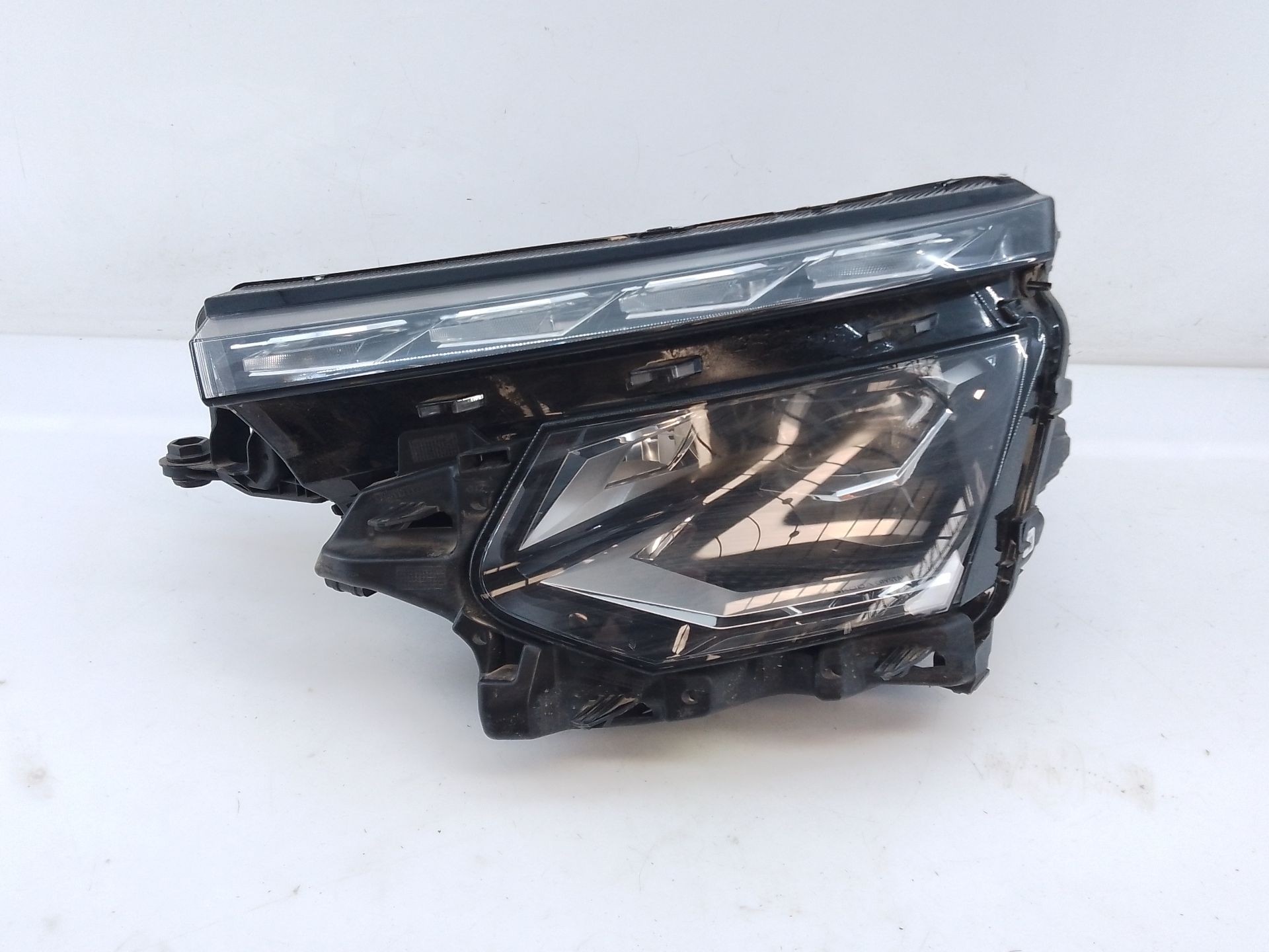 FARO IZQUIERDO XENON SKODA KAMIQ (NW4) 655941015C / E1-A5-27-2 / 992941571AH 655941015CE1A5272992941571AH