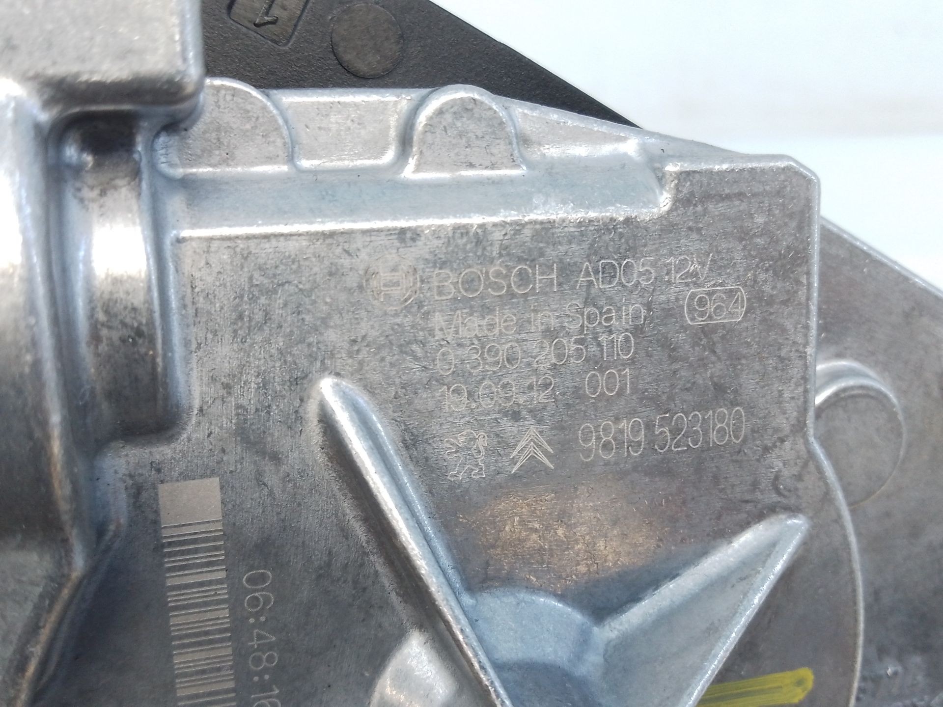 MOTOR LIMPIA TRASERO PEUGEOT 308 II (LB_, LP_, LW_, LH_, L3_) 9819523180 / E1-A4-7-2 9819523180E1A472 - Vista 3