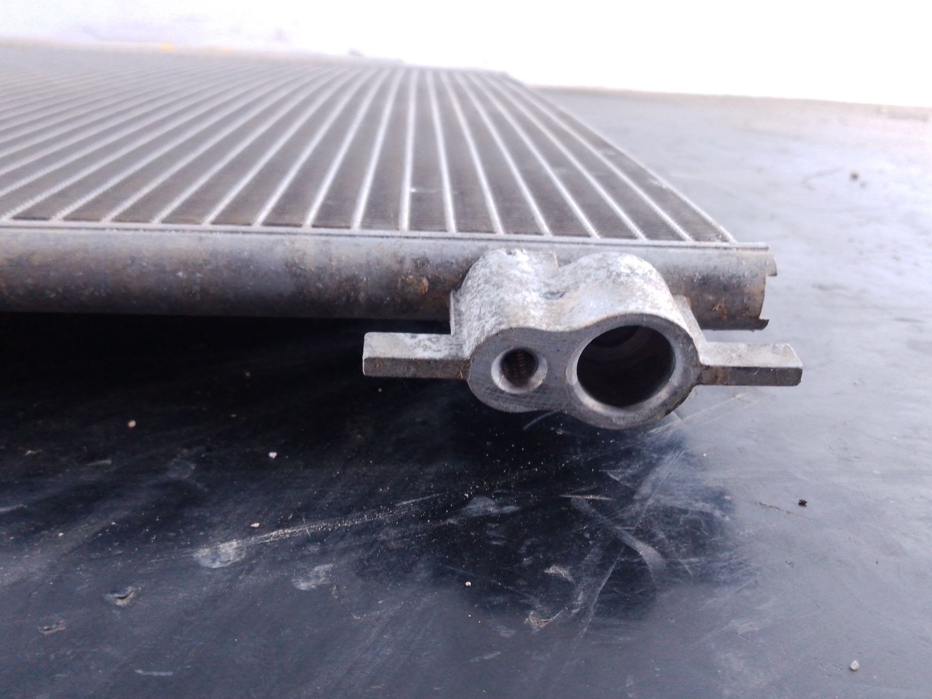 CONDENSADOR / RADIADOR AIRE ACONDICIONADO RENAULT CAPTUR I (J5_, H5_) 921006843R / P2-B5-3 921006843RP2B53 - Vista 3