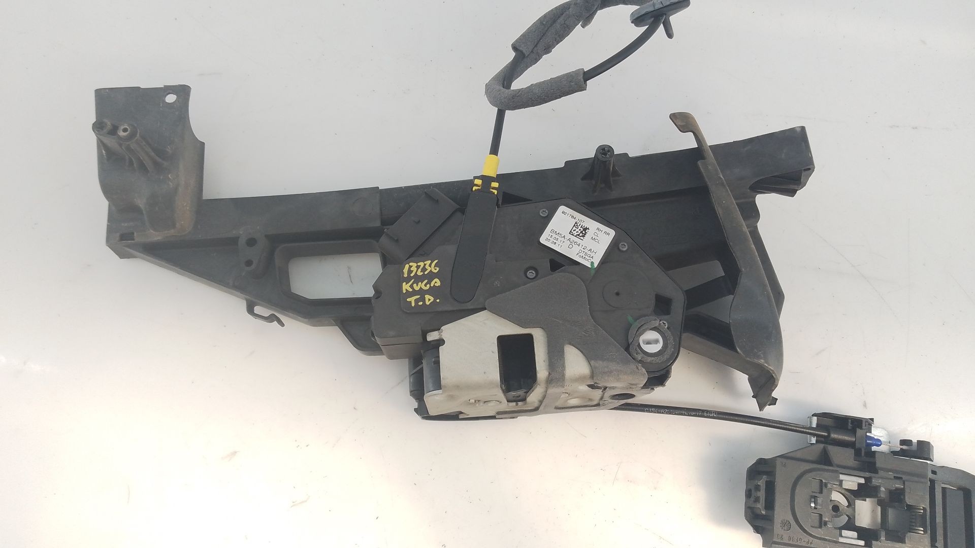 CERRADURA PUERTA TRASERA DERECHA FORD KUGA II (DM2) 921764107 / E2-B3-4-1 921764107E2B341 - Vista 3