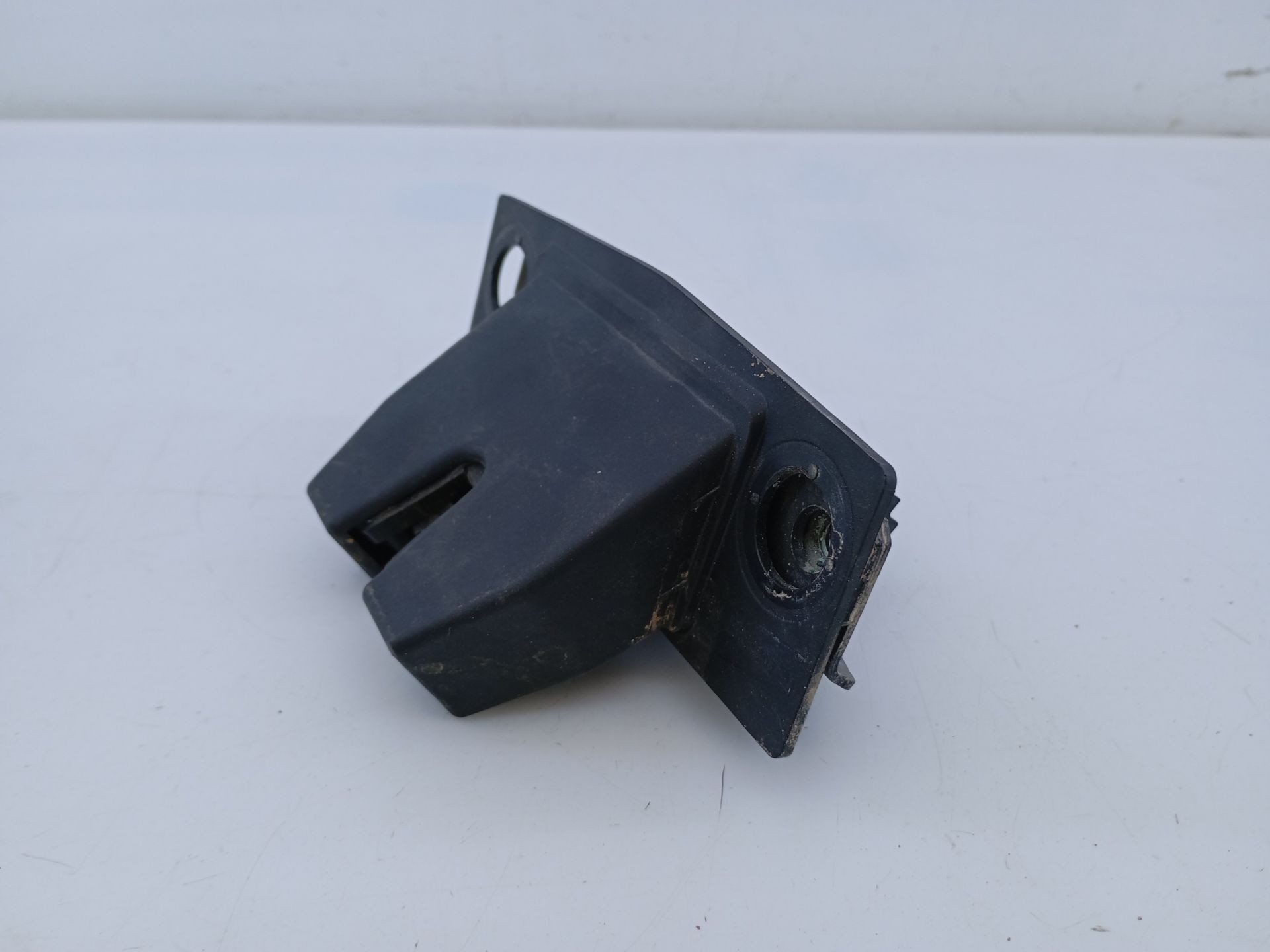 CERRADURA MALETERO / PORTON OPEL INSIGNIA 13524683 / E2-B6-54-1 13524683E2B6541 - Vista 2