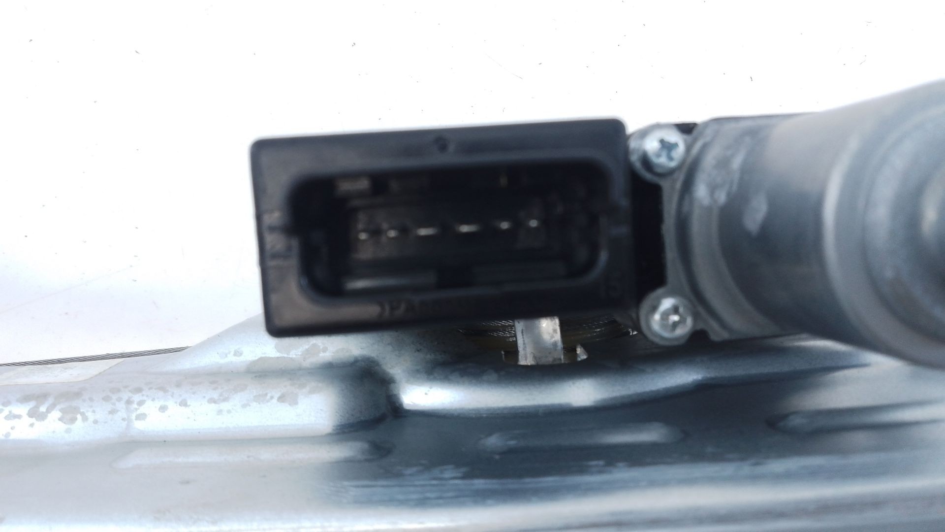 ELEVALUNAS DELANTERO DERECHO KIA SPORTAGE V (NQ5) 82460R2010 / E2-B5-15-1 82460R2010E2B5151 - Vista 3