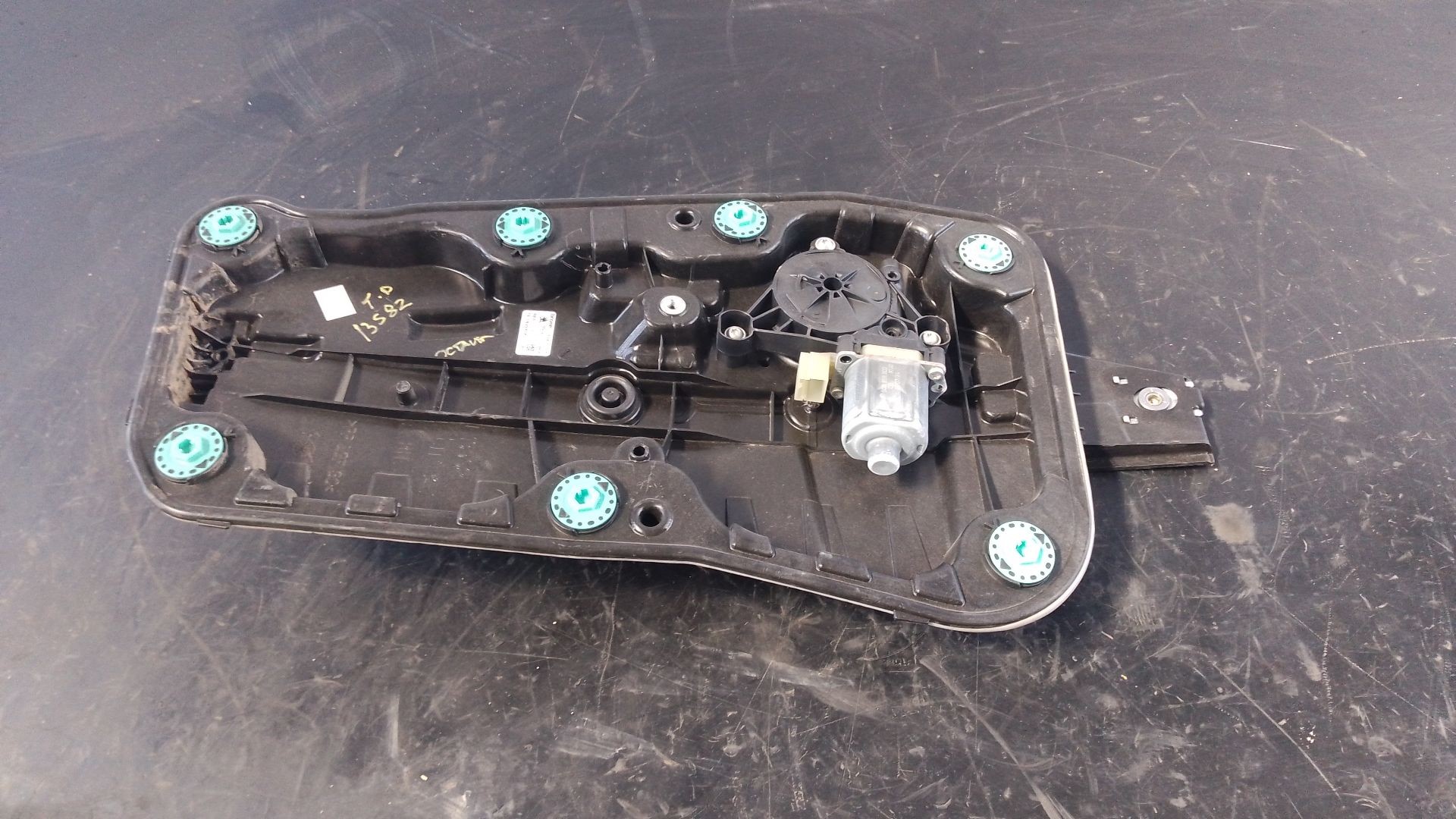 ELEVALUNAS TRASERO DERECHO SKODA OCTAVIA IV Combi (NX5, PV5) 5Q0959802 / P2-B4-9 5Q0959802P2B49