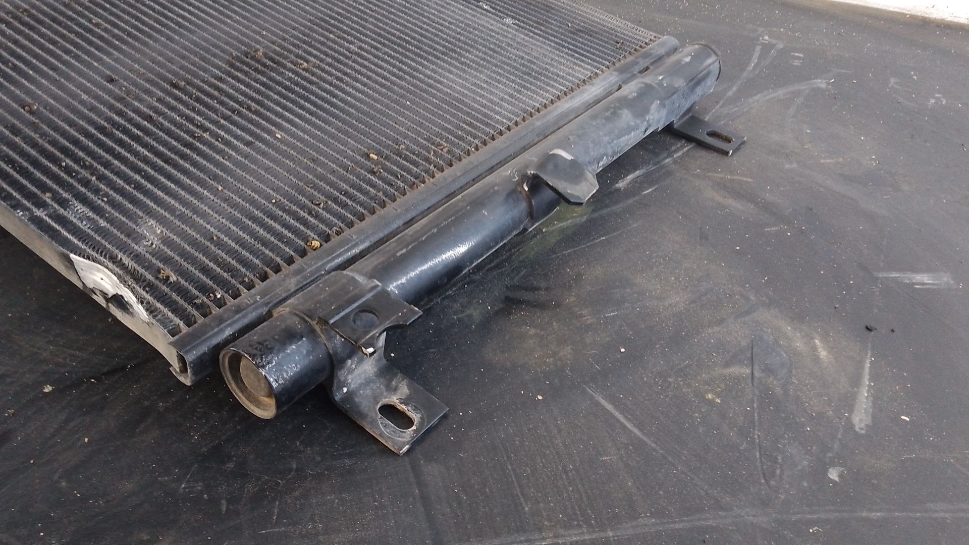 CONDENSADOR / RADIADOR AIRE ACONDICIONADO JEEP WRANGLER IV (JL) 68314789AA / P2-B5-8 68314789AAP2B58 - Vista 3