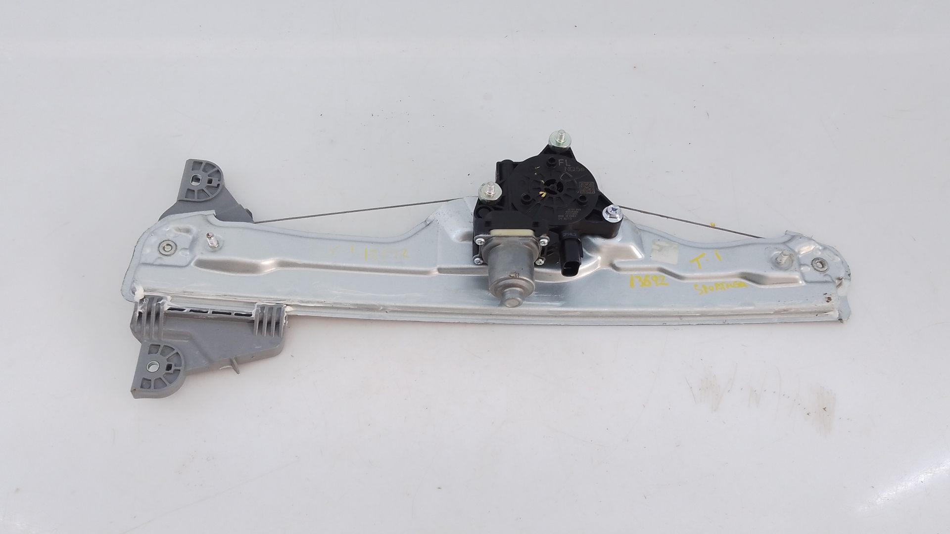 ELEVALUNAS TRASERO IZQUIERDO KIA SPORTAGE V (NQ5) 82450R2000 / E2-B5-5-1 82450R2000E2B551