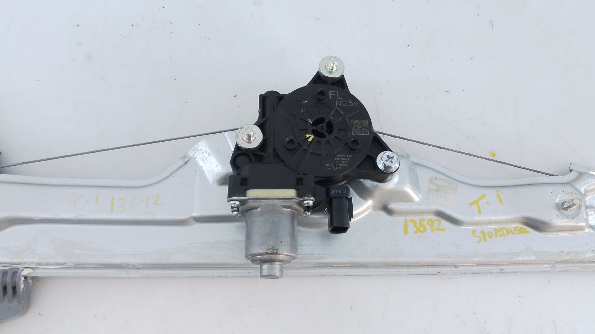 ELEVALUNAS TRASERO IZQUIERDO KIA SPORTAGE V (NQ5) 82450R2000 / E2-B5-5-1 82450R2000E2B551 - Vista 2