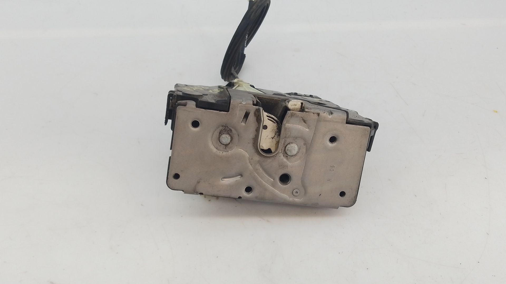 CERRADURA PUERTA DELANTERA DERECHA OPEL CORSA E (X15) 13431840 / E2-B6-10-2 13431840E2B6102 - Vista 2