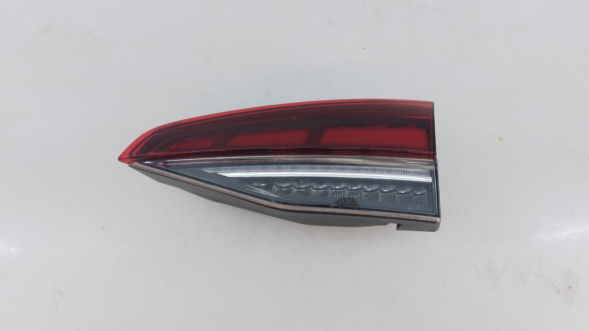 PILOTO TRASERO DERECHO PORTON SKODA OCTAVIA NX3 5E6945308D / E1-A5-11-2 5E6945308DE1A5112