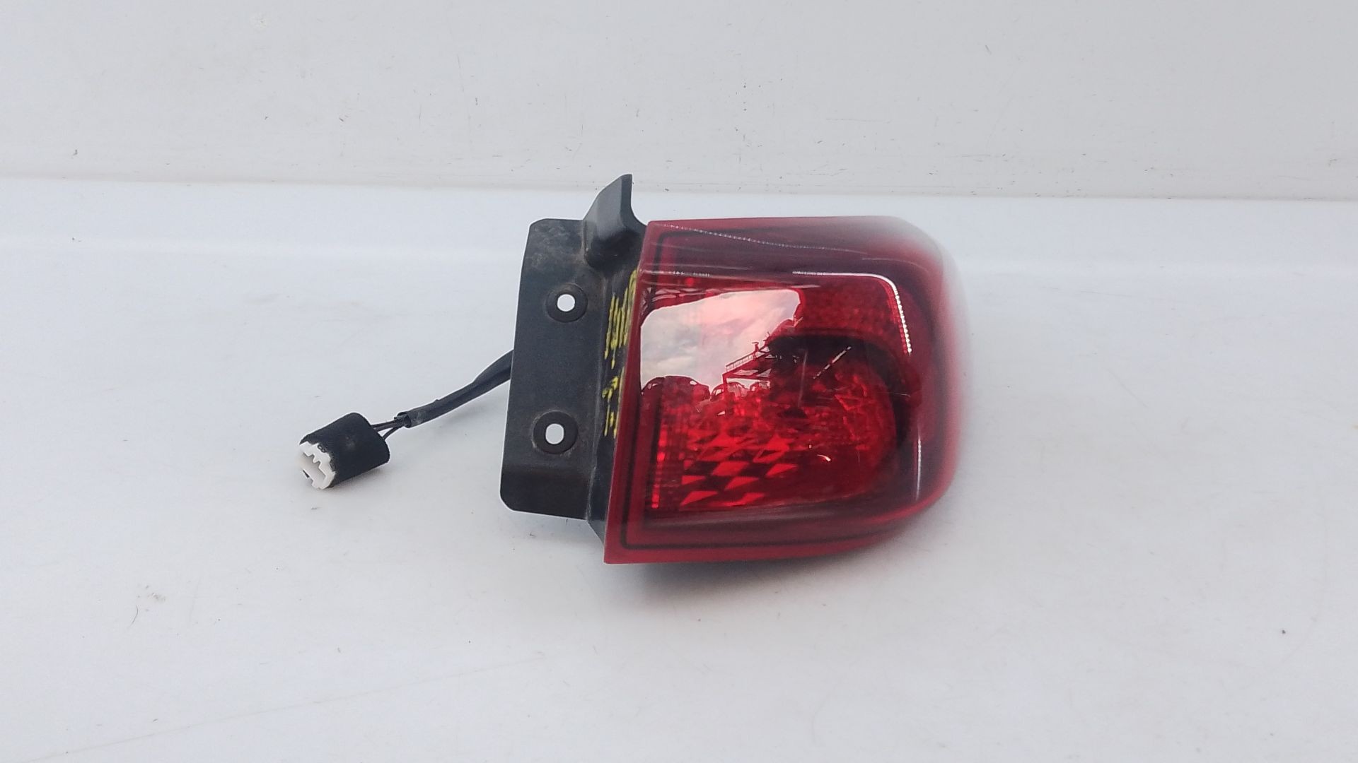 PILOTO TRASERO DERECHO HYUNDAI KONA (OS, OSE, OSI) 92402J9500 / E2-B5-24-2 92402J9500E2B5242